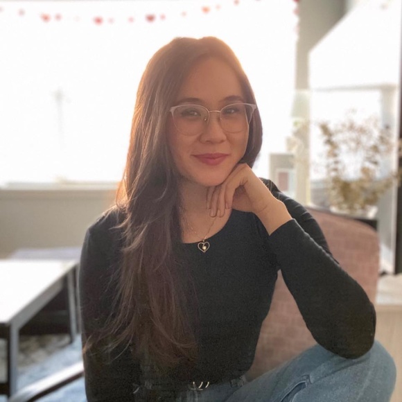 Meet your Posher, Francesca! - Picture 1 of 2